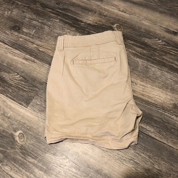 Old Navy Khaki Shorts - Picture 2 of 3